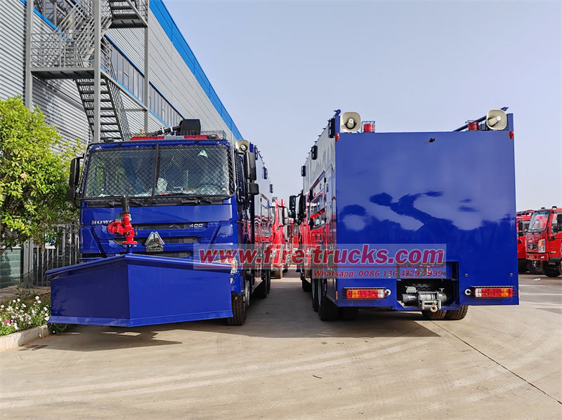 HOWO riot prevention vehicle