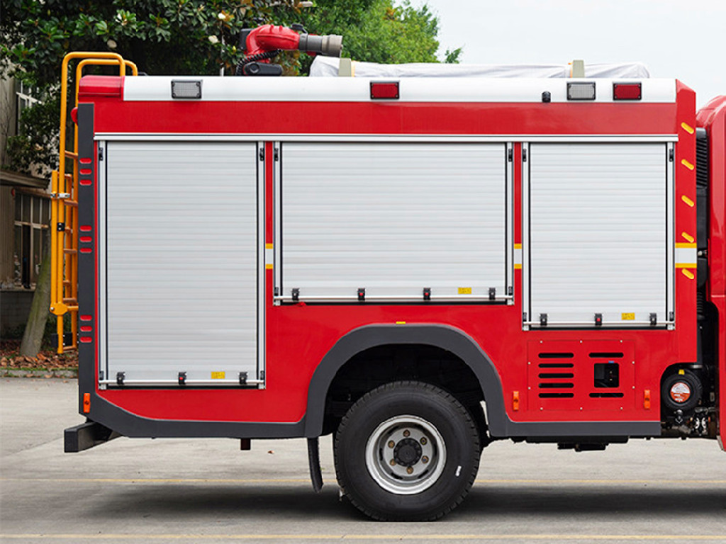 HOWO all terrain wildland fire truck