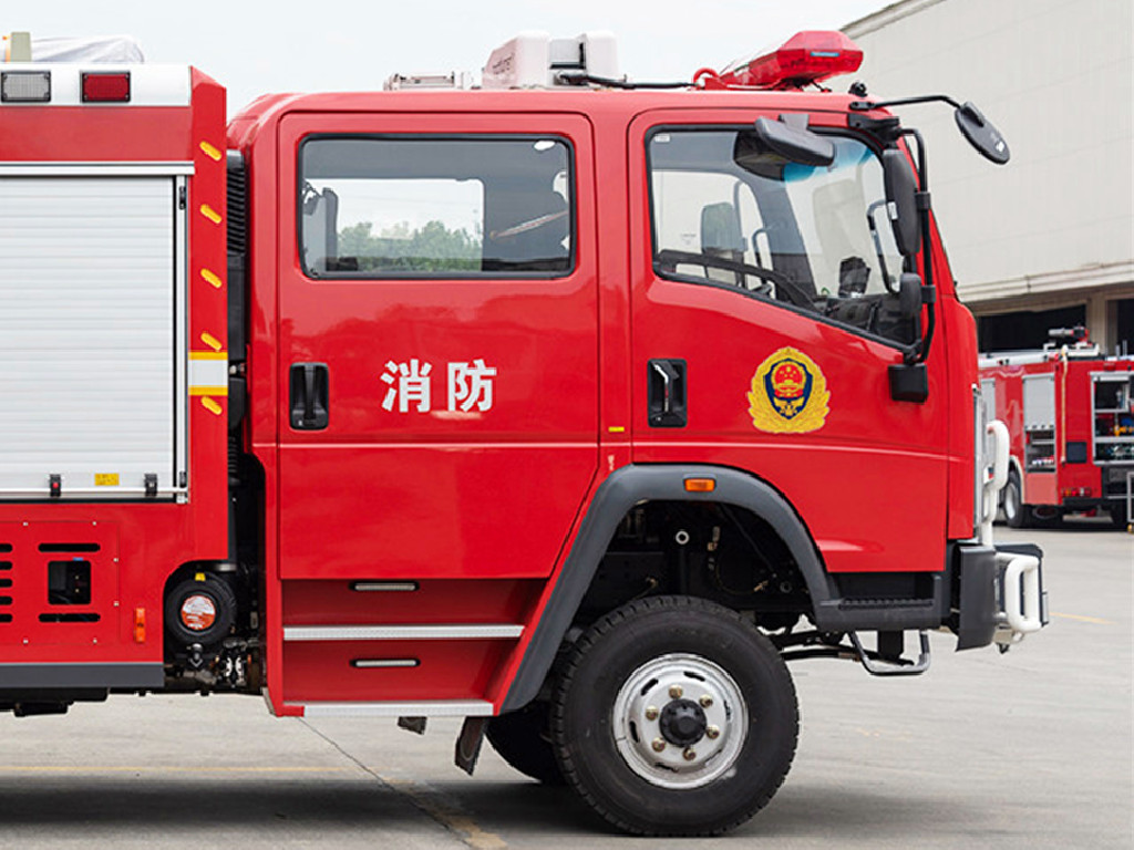 HOWO all terrain wildland fire truck