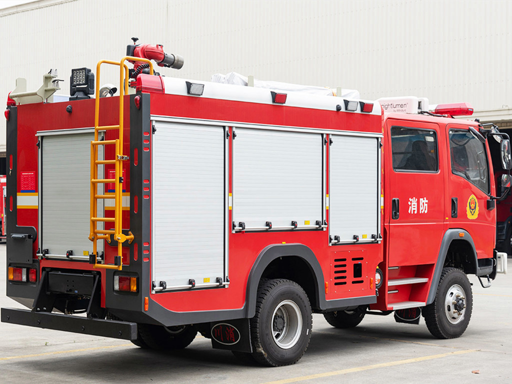 HOWO 4x4 offroad all terrain fire truck