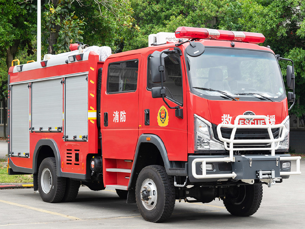 HOWO 4x4 offroad all terrain fire truck