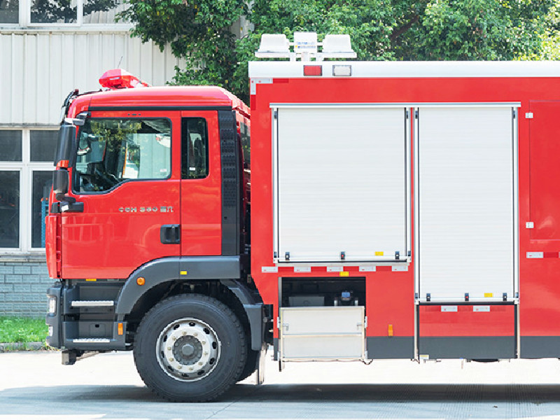 Sinotruk smoke exhaust rescue fire truck