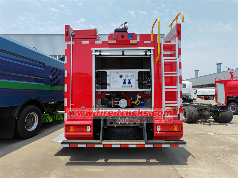 HOWO 300HP engine foam pumper tender