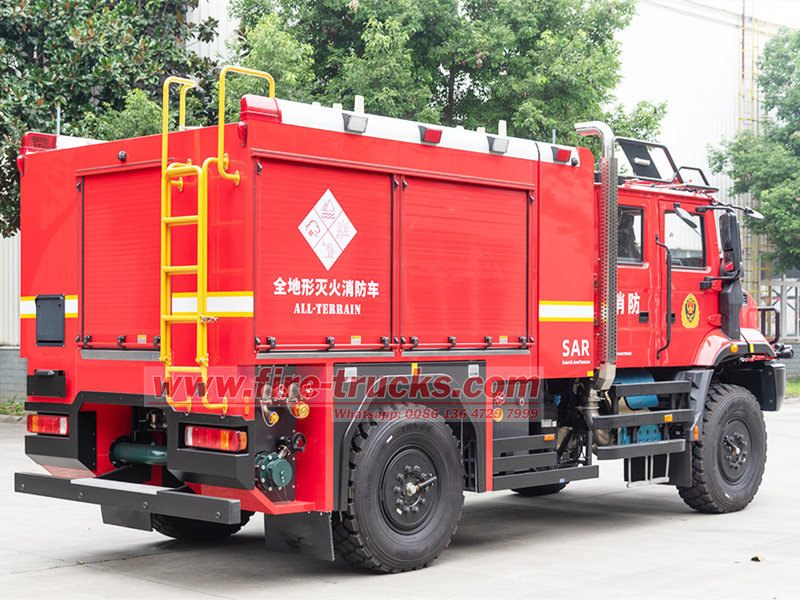 FAW 4×4 water tanker fire truck
