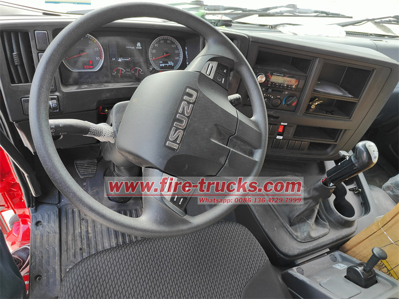 Isuzu GIGA foam pumper fire truck with comfortable driving cabin
