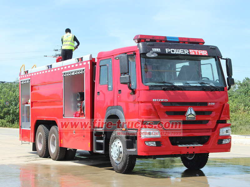 HOWO water foam fire truck
