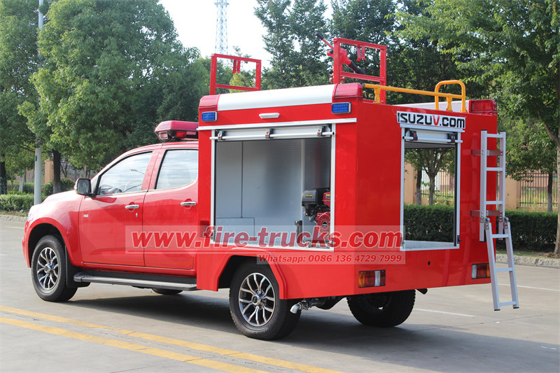 ISUZU pickup mini fire fighting truck