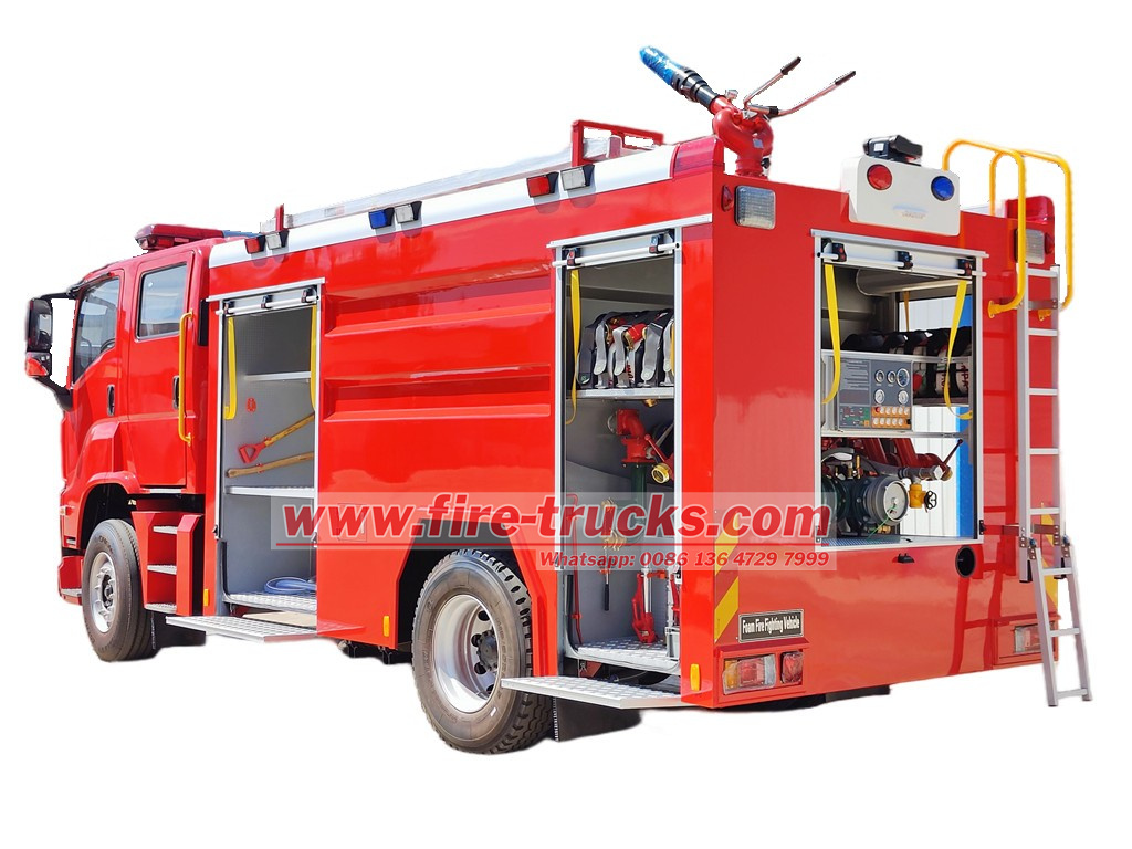 ISUZU GIGA fire pumper tank truck