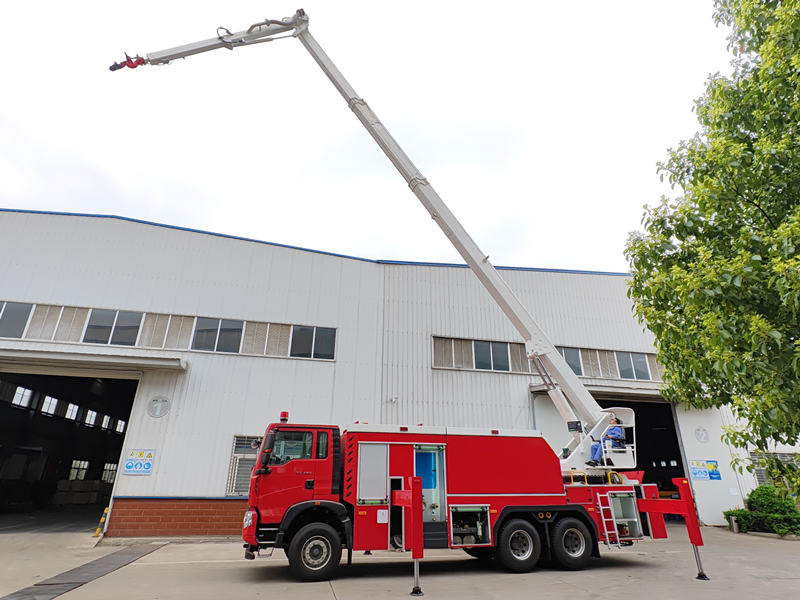 HOWO water tower fire tender