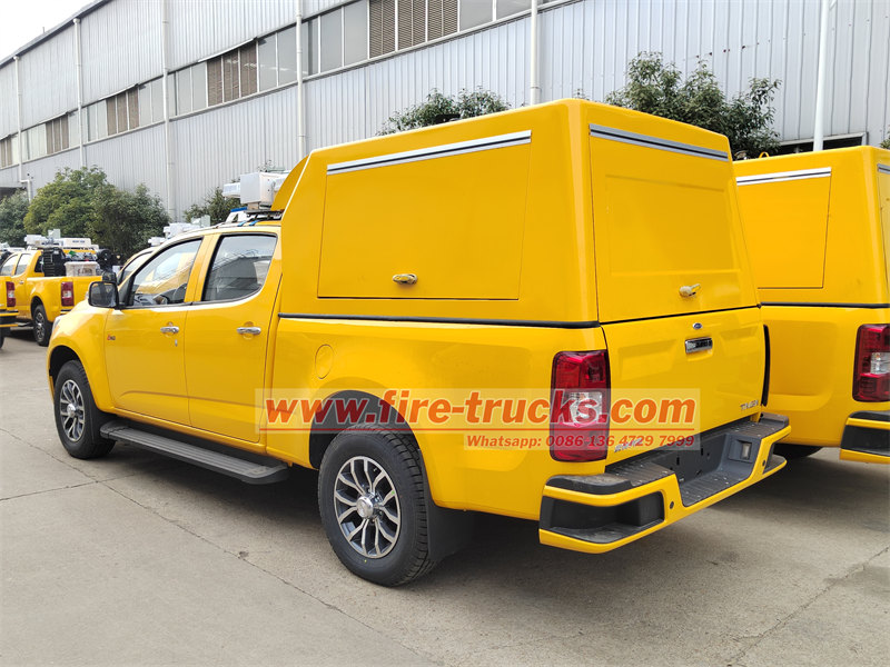 Isuzu 4WD pickup rescue vehicles
