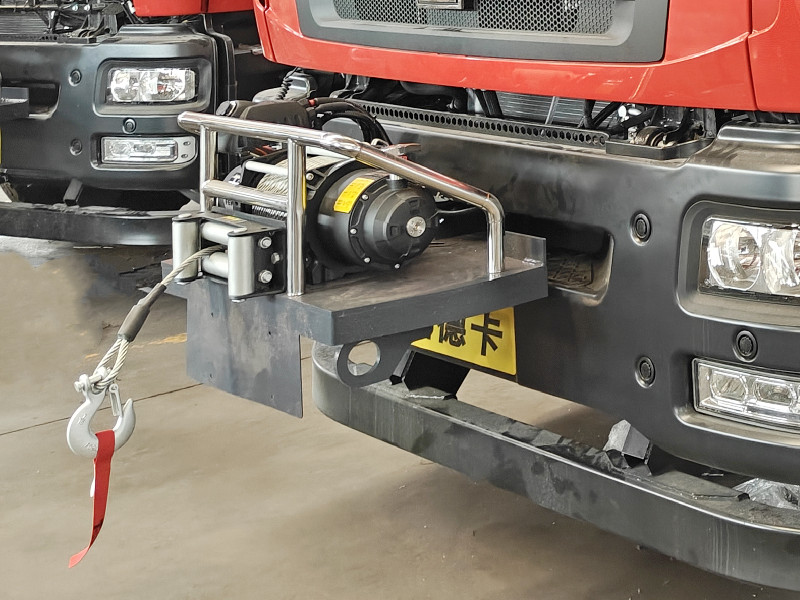 HOWO emergency rescue fire truck towing winch
