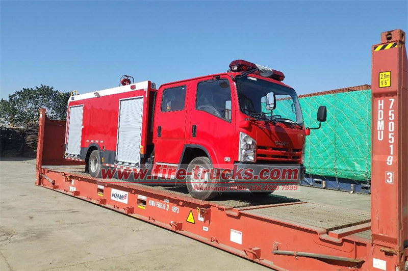 Isuzu water tanker fire truck loaded on flat-rack container