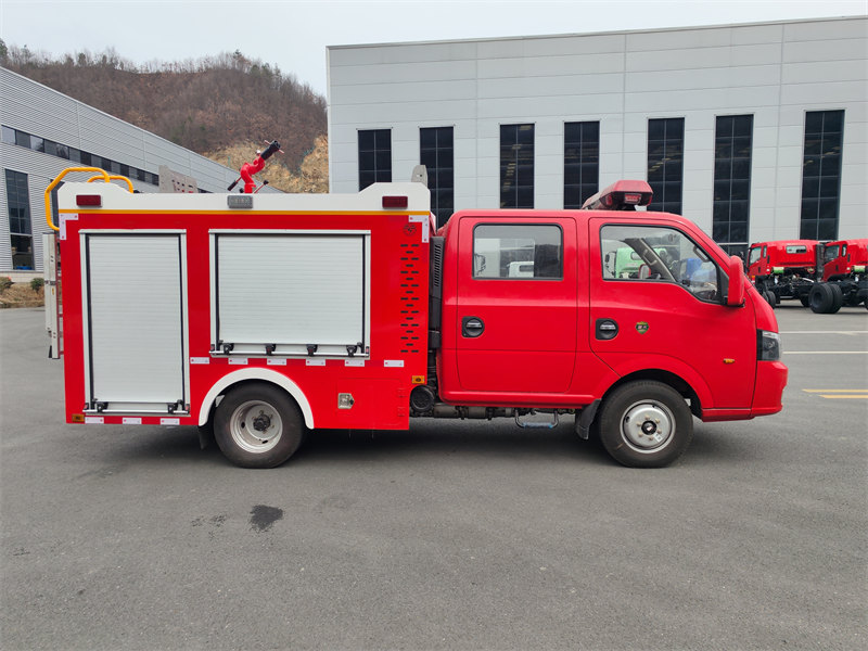 POWERSTAR mini fire tanker truck testing before shipment