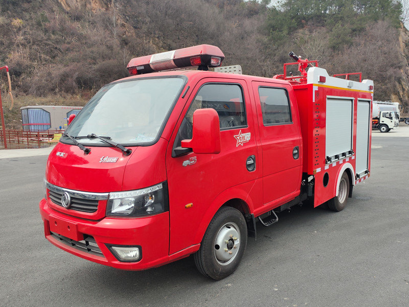 Dongfeng mini water firefighting truck