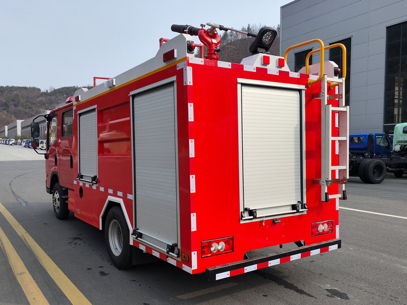 FOTON small fire pumper truck
