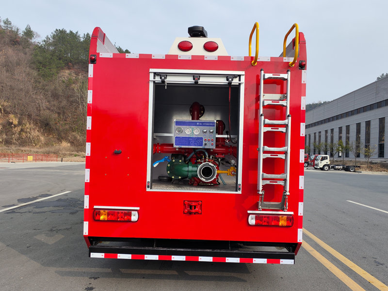 HOWO foam fire truck pump room