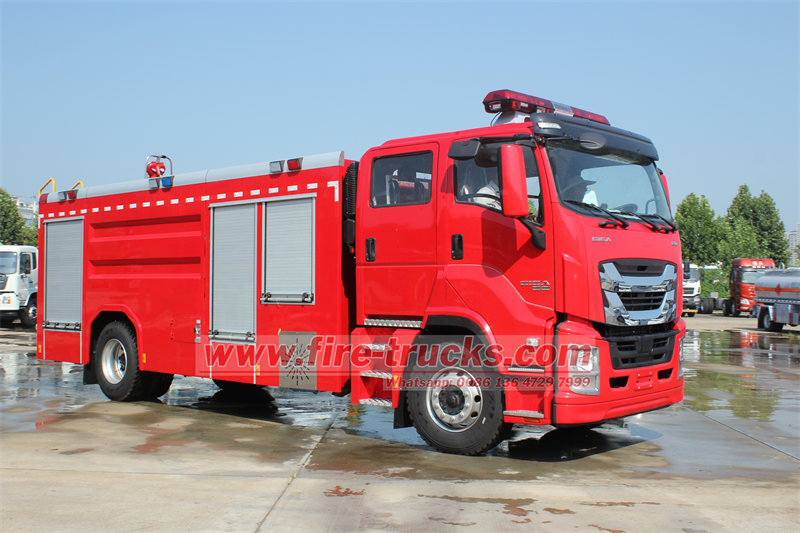 Isuzu GIGA VC61 pumper fire truck