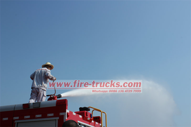 Isuzu fire truck factory testing before shipment
