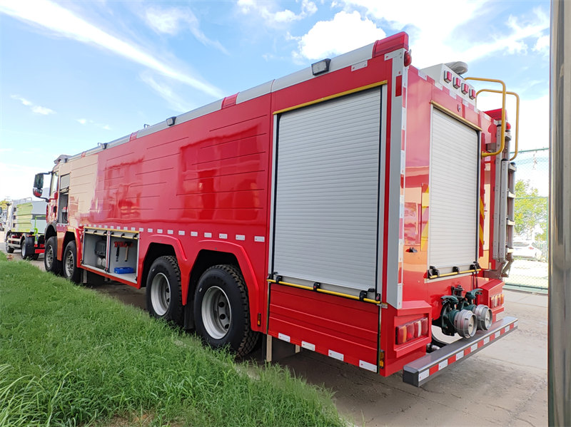 HOWO 8×4 24000L firefighting truck HOWO 8×4 24000L firefighting truck