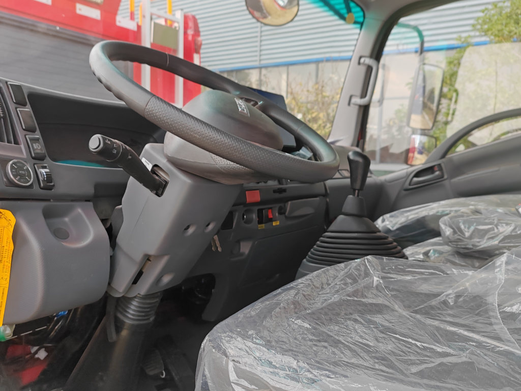 ISUZU NPR Cabin