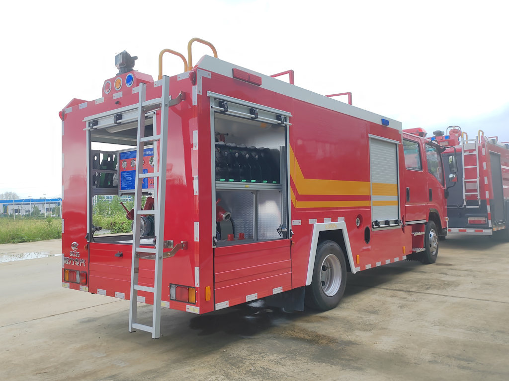 CB10/30 Fire pump rescue truck ISUZU