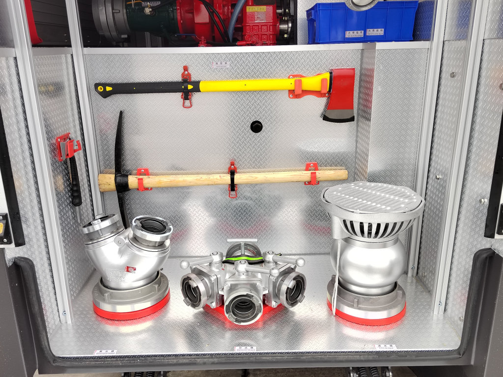 Shacman 4x4 AWD military fire trucks Shacman 4x4 AWD military fire trucks