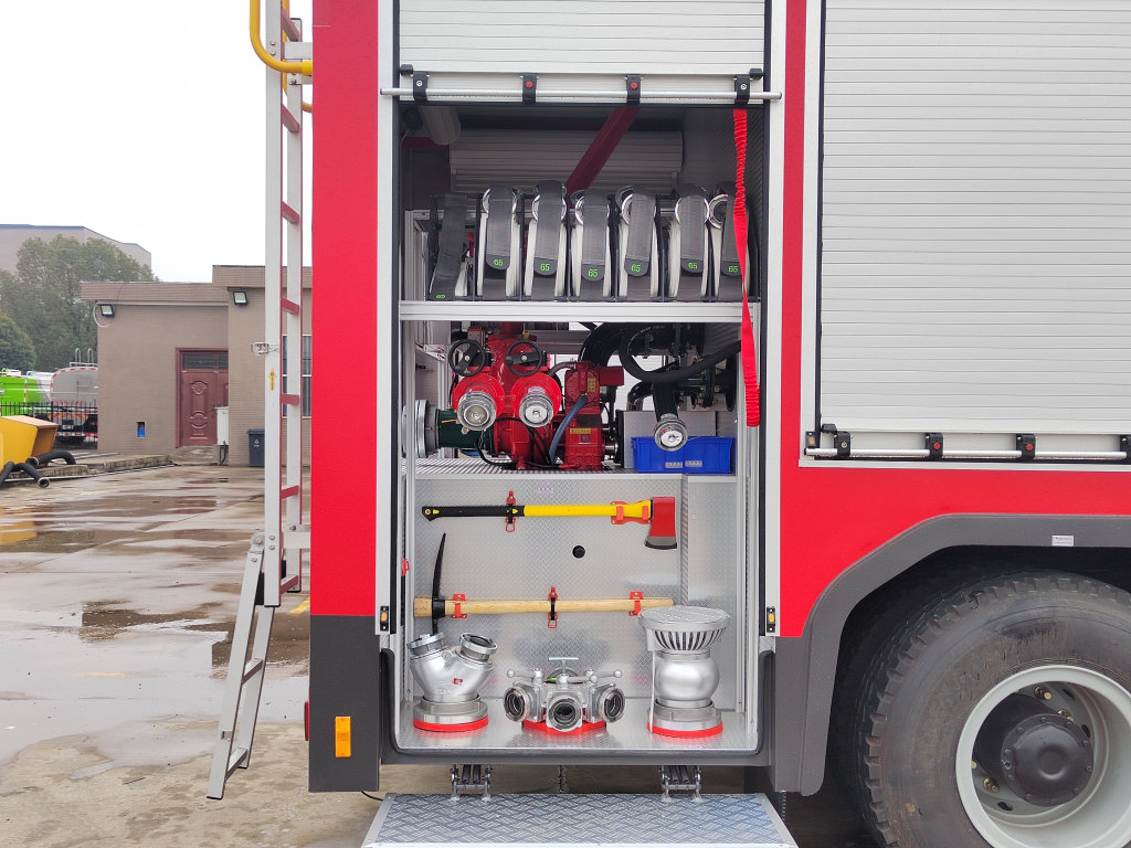 Shacman 4x4 AWD military fire trucks Shacman 4x4 AWD military fire trucks