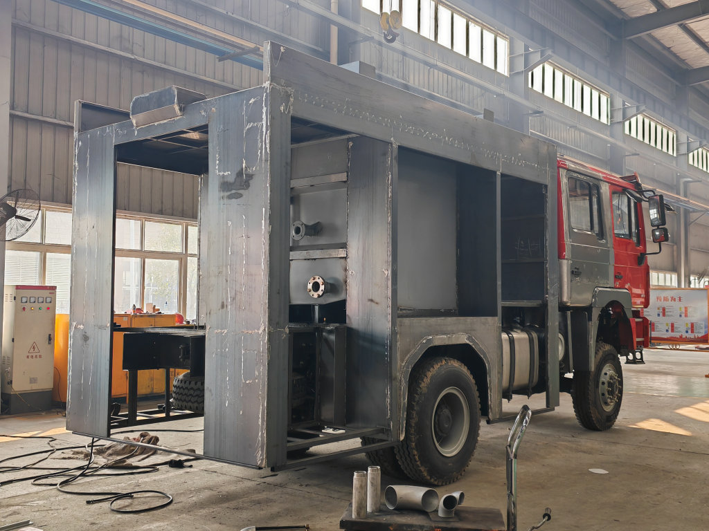 Shacman 4x4 AWD military fire trucks workshop Shacman 4x4 AWD military fire trucks workshop