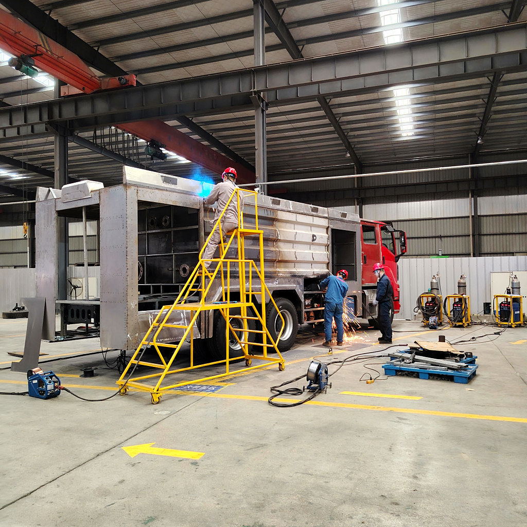 Togo 12,000L Foam Fire Truck on Giga Isuzu