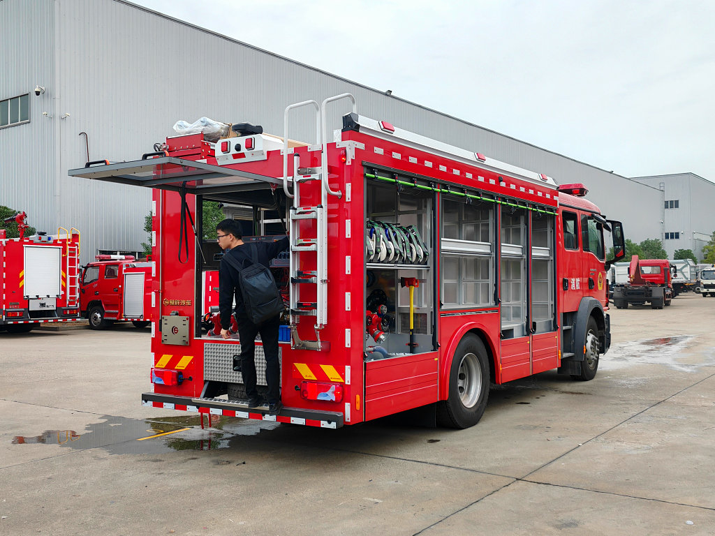 MAN TGM 18.290 fire truck for sale