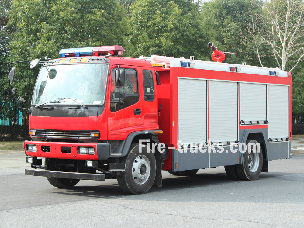 Isuzu F series foam tanker fire engine