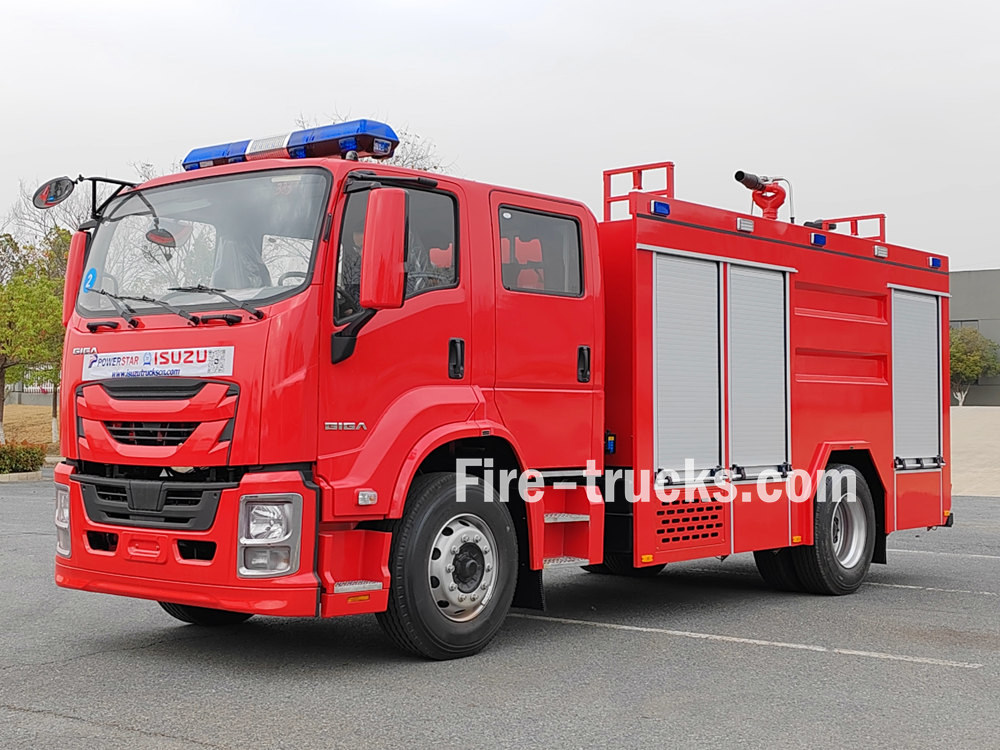 Isuzu GIGA 4X fire fighting truck