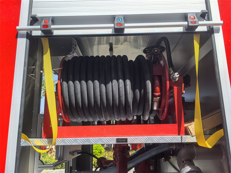 Isuzu GIGA 4X fire engine hose reel Isuzu GIGA 4X fire engine hose reel