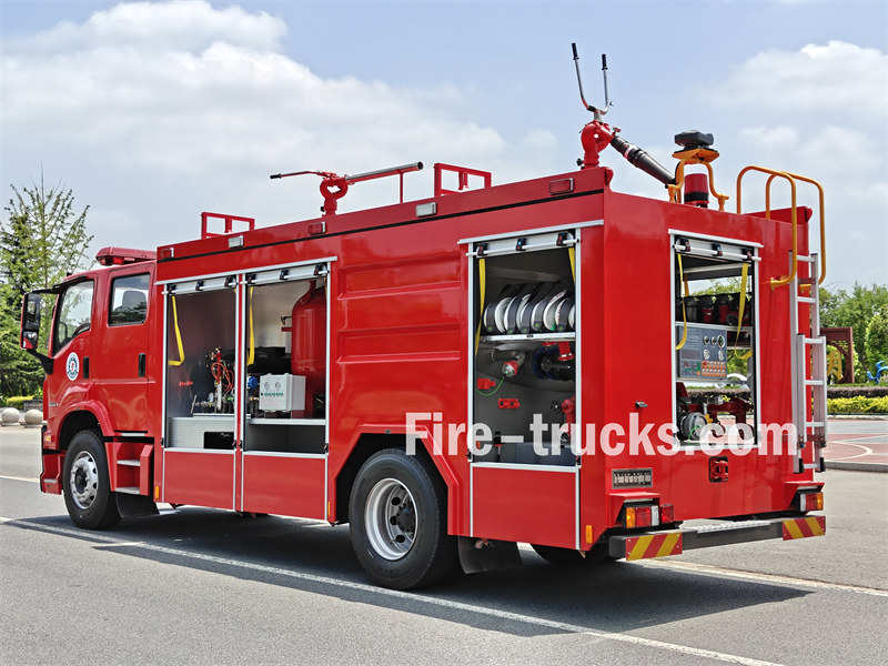Isuzu 4HK1 powder fire fighting truck