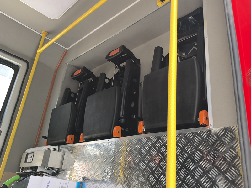 ISUZU GIGA Fire truck with SCBA seats ISUZU GIGA Fire truck with SCBA seats