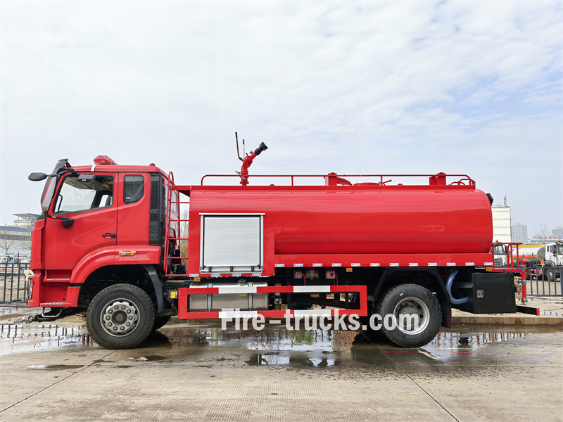 HOWO NX RHD 7500L fire sprinkler truck