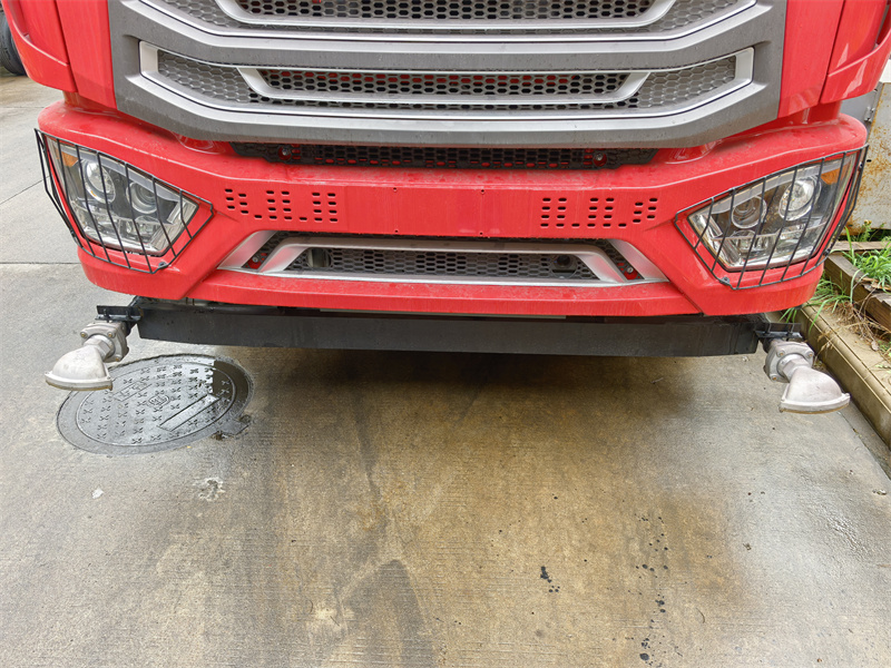 HOWO NX 7500 liters water fire rescue truck