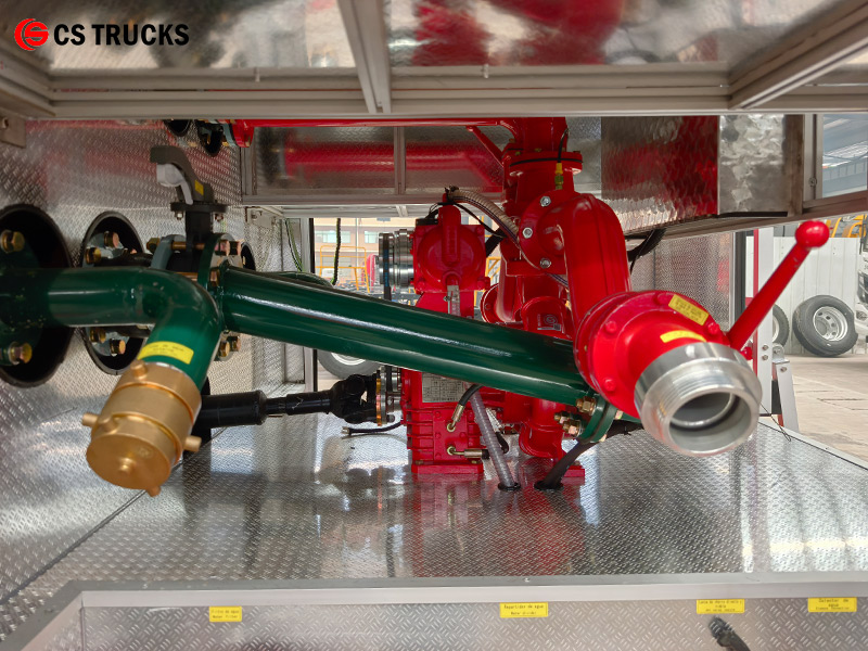 ISUZU 4X2 fire engine truck