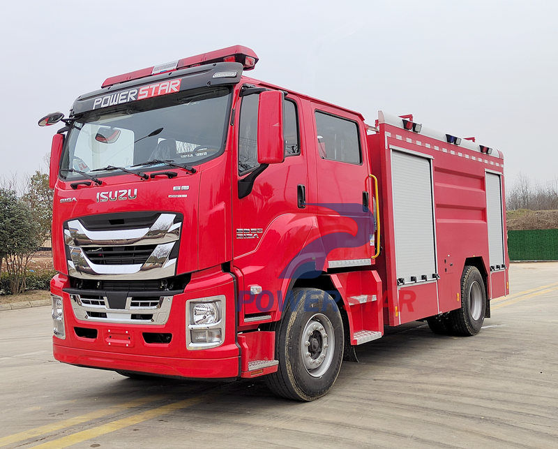ISUZU GIGA 8000 liters water foam fire truck