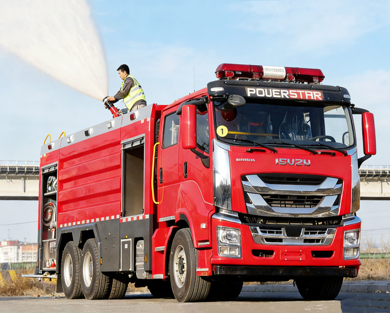 Isuzu GIGA 6x4 police foam fire truck