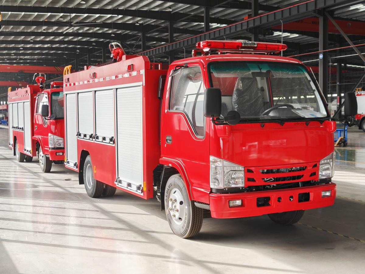 Philippines customer order 2 unit isuzu small water fire truck
