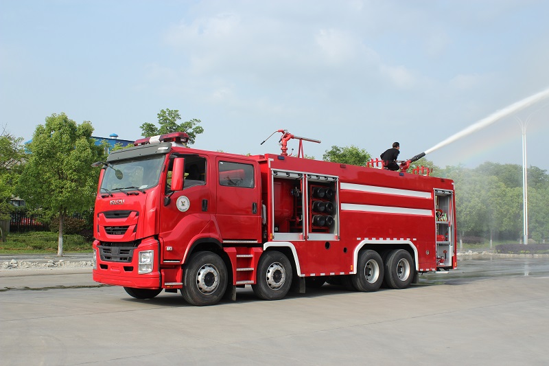 1 unit Isuzu 8X4 drive heavy dry powder fire truck is exported to nigeria