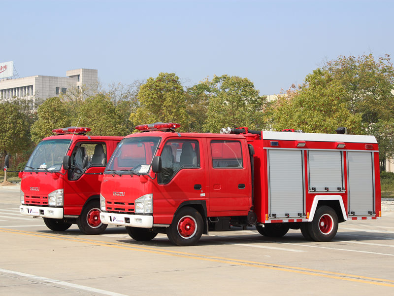 POWERSTAR Successfully Delivers 2 Units ISUZU NKR Mini Foam Fire Trucks to Peru